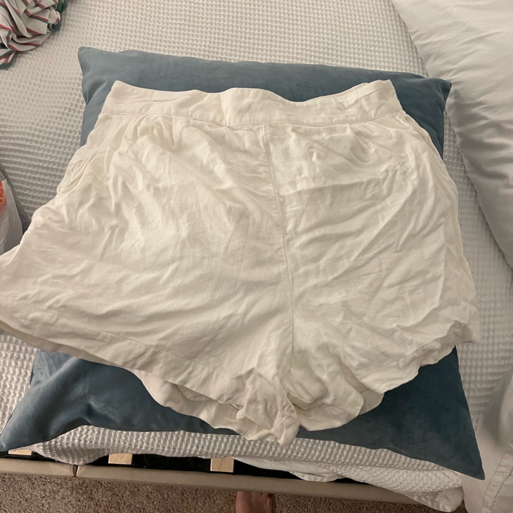 Elastic waist Abercrombie linen shorts!